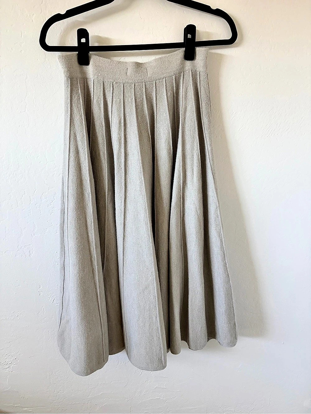 Anthropologie Maeve Pleated Midi Skirt in Gray Like New